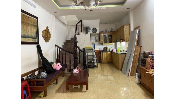 Nhà gần phố Hồ Tùng Mậu nhà 2 mặt thoáng