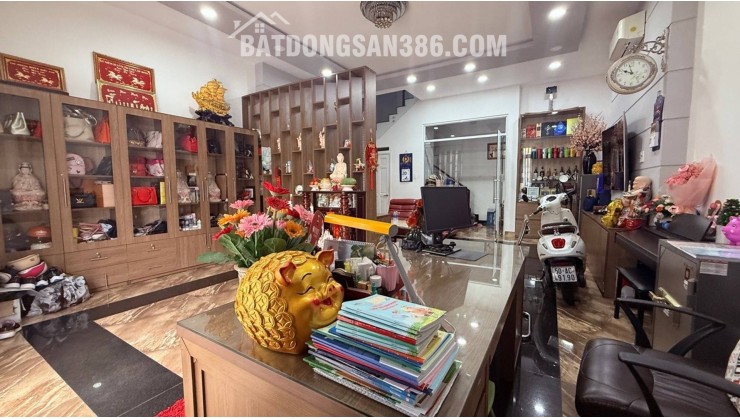 KHU BÀU CÁT TÂN BÌNH HIẾM, 5 TẦNG SANG TRỌNG, THANG MÁY