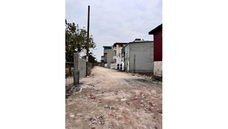 VỈA HÈ Ô TÔ TRÁNH KINH DOANH BẤT CHẤP 2 mặt tiền đường  CHÍNH CHỦ   Mặt ĐƯỜNG ĐÔNG MỸ RA VẠN PHÚC THANH TRÌ  CẠNH CÂY XĂNG ĐÔNG MỸ