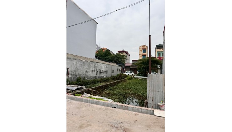 VỈA HÈ Ô TÔ TRÁNH KINH DOANH BẤT CHẤP 2 mặt tiền đường  CHÍNH CHỦ   Mặt ĐƯỜNG ĐÔNG MỸ RA VẠN PHÚC THANH TRÌ  CẠNH CÂY XĂNG ĐÔNG MỸ