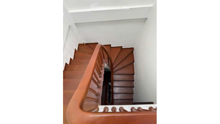 GỐC LÕI ĐỐNG ĐA - NGÕ NÔNG BA GÁC - LÔ GÓC HAI THOÁNG - NĂM TẦNG KIÊN CỐ - NỘI THẤT SANG XỊN - SỔ ĐỎ HOA KHÔI - NGHIÊM TÚC THIỆN CHÍ