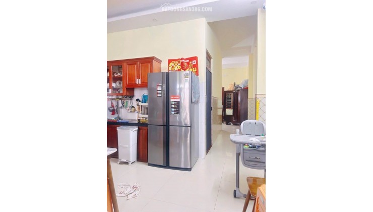 Bán Nhà Quách Thị Trang 100m2 3 Tầng 3 Phòng Ngủ Giá 8.3 Tỷ Đường 7.5m