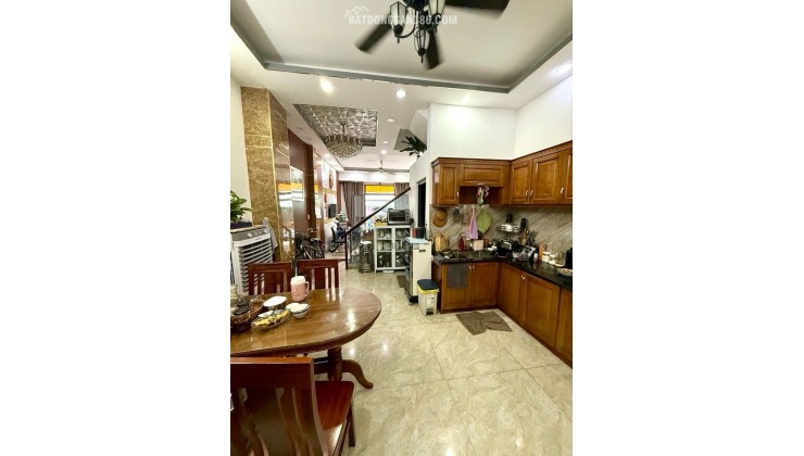 Bán gấp nhà 3 tầng hẻm xe hơi Lâm Văn Bền, Q7. DT 50m2, 3PN. Sổ hồng. 8.9 tỷ. LH 0947283834