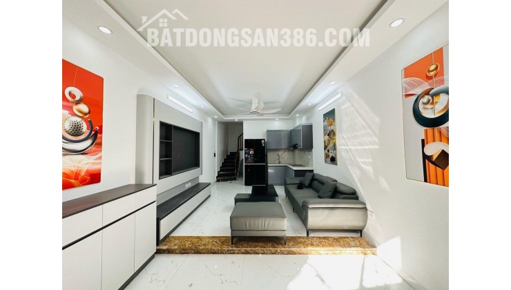  TRUNG TÂM ĐỐNG ĐA - NHÀ ĐẸP MỚI LONG LANH  - NGÕ THÔNG RA HỒ ĐẮC DI - 