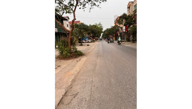 VỈA HÈ Ô TÔ TRÁNH KINH DOANH BẤT CHẤP 2 mặt tiền đường  CHÍNH CHỦ   Mặt ĐƯỜNG ĐÔNG MỸ RA VẠN PHÚC THANH TRÌ  CẠNH CÂY XĂNG ĐÔNG MỸ