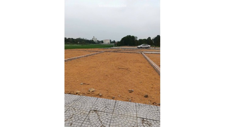 Bán đất thổ cư sổ đỏ 100m2, mặt tiền 7m, đường 21 Quốc Oai, Hà Nội. Giá 3.5 tỷ. LH 0382394677