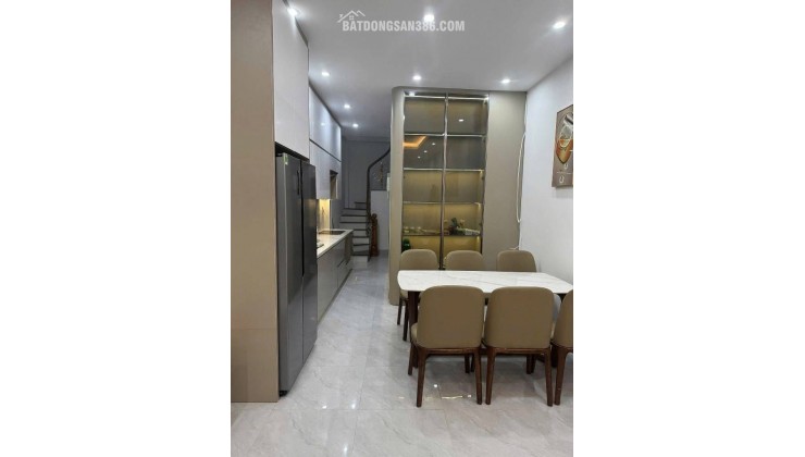  HOT LONG BIÊN – NHÀ ĐẸP THẠCH BÀN – Ô TÔ ĐỖ CỬA 