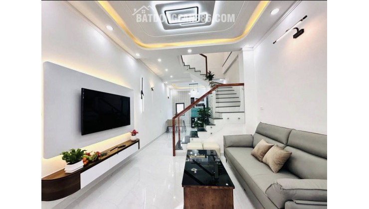 BÁN NHÀ GẦN HỒ XUÂN HƯƠNG ĐÀ LẠT, VIEW THÀNH PHỐ