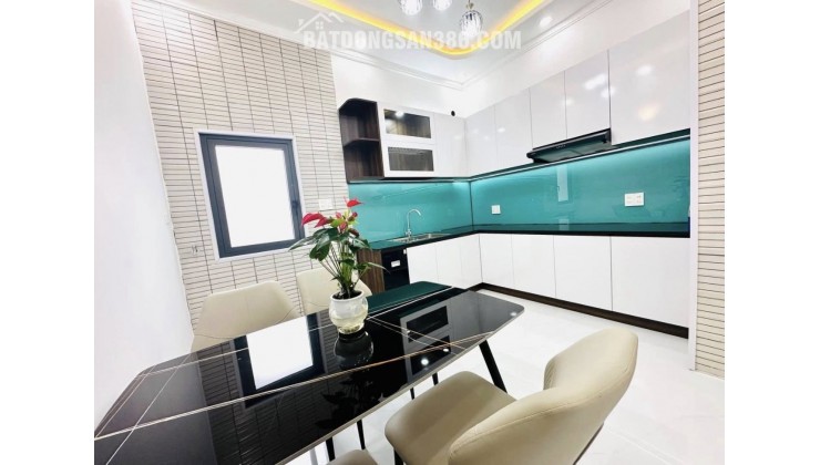 BÁN NHÀ GẦN HỒ XUÂN HƯƠNG ĐÀ LẠT, VIEW THÀNH PHỐ