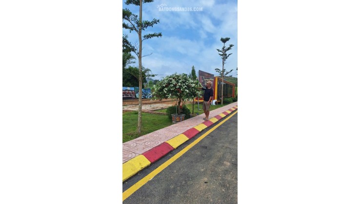 Bán lô đất Phú Cát 100m2 full thổ cư, đường trục chính kinh doanh, giá chỉ 28tr.m2