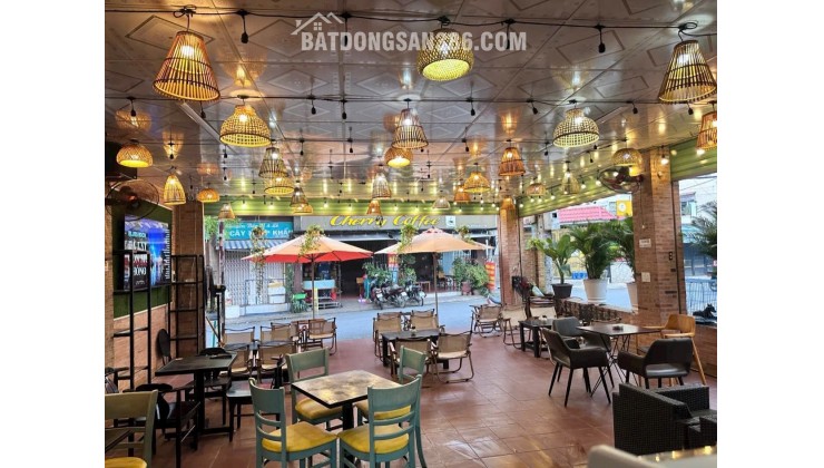 Do nhà có việc Em cần sang quán cf tại Bình Tân