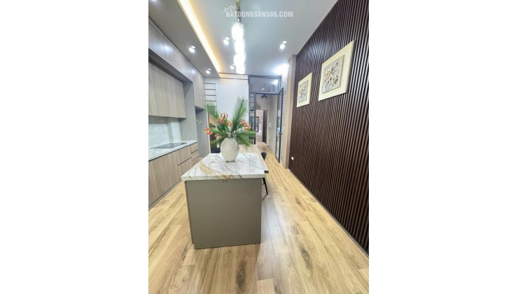 NGUYỄN VĂN CỪ – 6 PHÒNG NGỦ – Ô TÔ ĐỖ CỬA – FULL NỘI THẤT - 11.7 tỷ