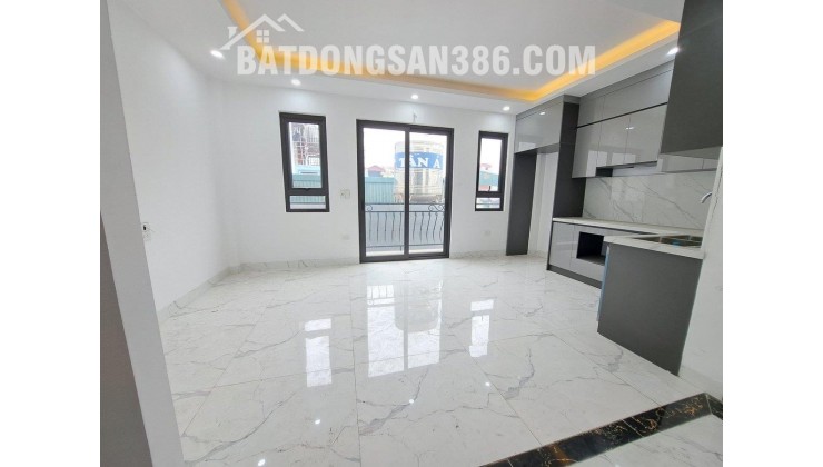 SIÊU PHẨM - TRUNG TÂM ĐỐNG ĐA - 6 TẦNG THANG MÁY MỚI TINH - HAI THOÁNG - GẦN Ô TÔ VÀI BƯỚC CHÂN RA VƯỜN HOA TRẦN QUANG DIỆU