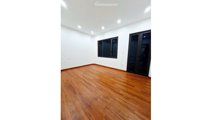 Hơn 8 tỷ nhà phân lô , ngõ ô tô thông , Sài Đồng, Long Biên