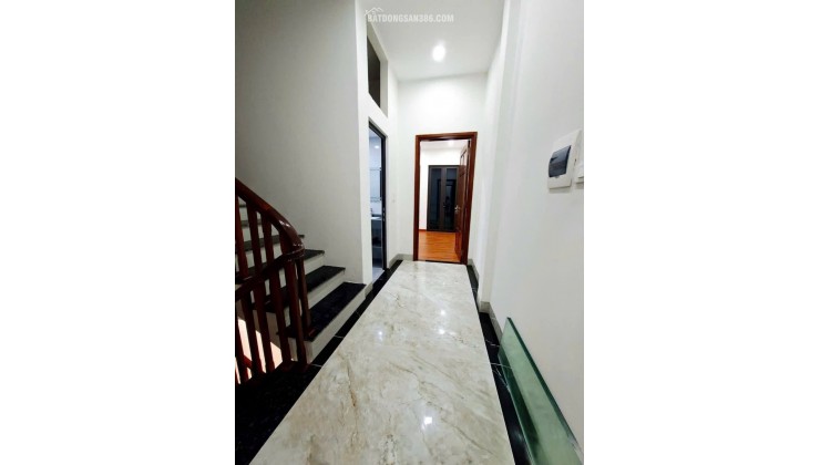 Hơn 8 tỷ nhà phân lô , ngõ ô tô thông , Sài Đồng, Long Biên