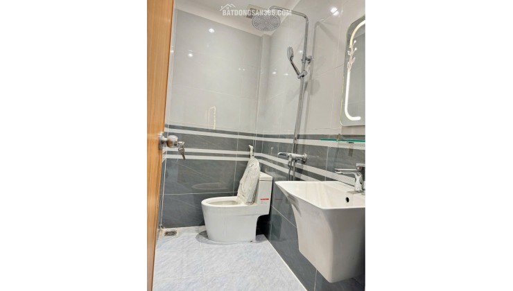 Bán nhà 2 tầng 41m2, 3PN, Nguyễn Văn Quỳ, Q7, 4.9 tỷ