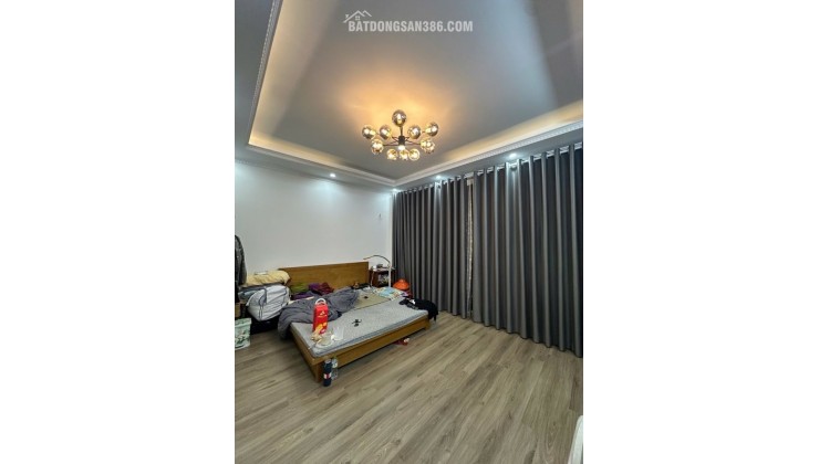 HÀNG NHỎ - XÂY 5 TẦNG MỚI - Ở LUÔN - SỔ VUÔNG VẮN - TRUNG TÂM CẦU GIẤY