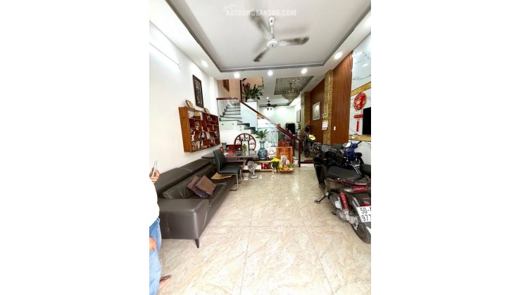 Bán gấp nhà 3 tầng hẻm xe hơi Lâm Văn Bền, Q7. DT 50m2, 3PN. Sổ hồng. 8.9 tỷ. LH 0947283834