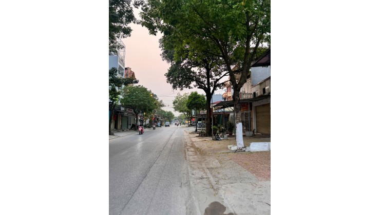VỈA HÈ Ô TÔ TRÁNH KINH DOANH BẤT CHẤP 2 mặt tiền đường  CHÍNH CHỦ   Mặt ĐƯỜNG ĐÔNG MỸ RA VẠN PHÚC THANH TRÌ  CẠNH CÂY XĂNG ĐÔNG MỸ
