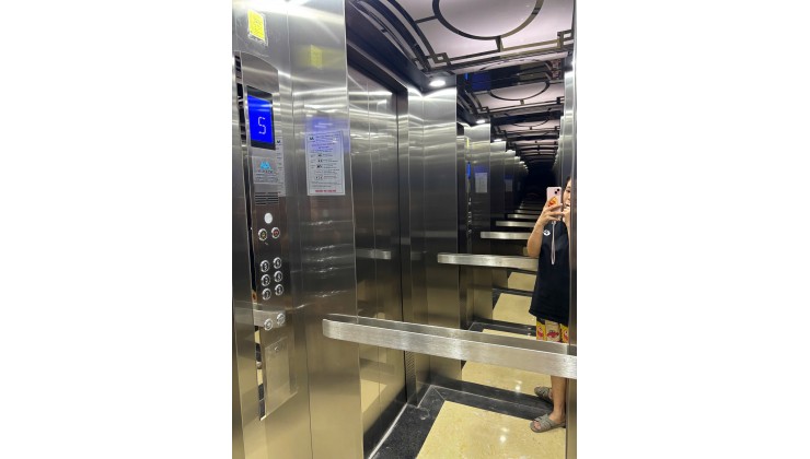 Free 1 tháng tiền nhà/ Cho thuê nhà làm văn phòng, spa 219 Nguyễn Khoái
