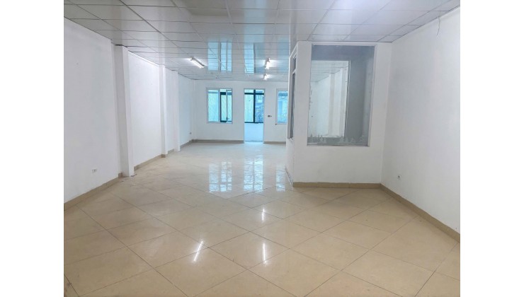 Free 1 tháng tiền nhà/ Cho thuê nhà làm văn phòng, spa 219 Nguyễn Khoái