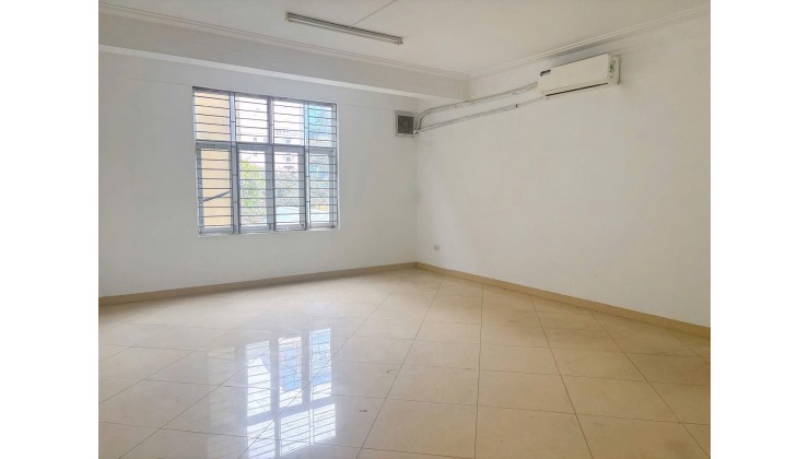 Free 1 tháng tiền nhà/ Cho thuê nhà làm văn phòng, spa 219 Nguyễn Khoái