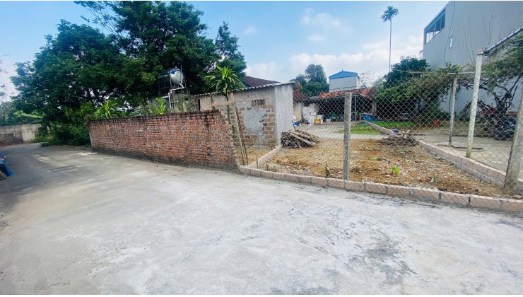 Đất tôi sẵn sổ - lô góc 2 mặt đường, tặng 20m làm sân vườn tại Hoà Lạcl