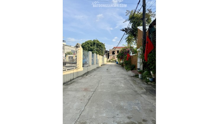 100M RA ĐẾN QL21- Lô đất giá êm nhất khu vực gần chợ Hoà Lạc