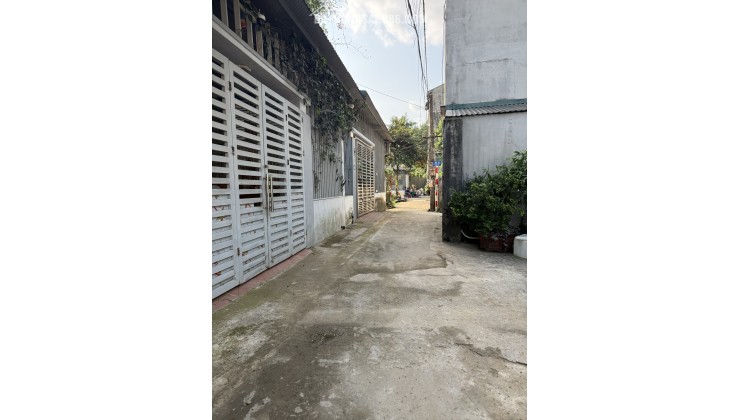100M RA ĐẾN QL21- Lô đất giá êm nhất khu vực gần chợ Hoà Lạc
