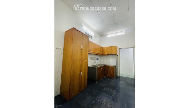 Bán căn góc 2 mặt tiền trung tâm Nha Trang, cách Champa Island 400m. DT 78m2 giá chỉ 2 tỷ 850tr