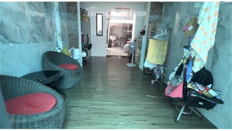 NHÀ GIÁ TỐT – 70M² – Ở NGAY - 3.35 Tỷ - Gần chợ Tam Bình - Chung cư Saigon Avenue