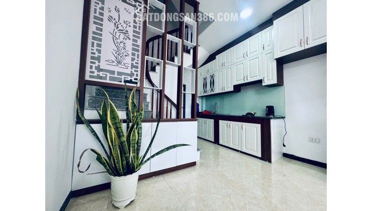 BÁN NHÀ THẠCH BÀN 5 TẦNG, Ô TÔ ĐỖ CỬA, TÀI CHÍNH HƠN 6 TỶ