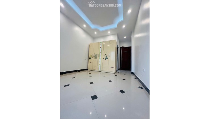 BÁN GẤP NHÀ 5 TẦNG PHÚC LỢI, FULL NỘI THẤT, NGÕ THÔNG, Ô TÔ ĐỖ CỬA- GIẢM CHÀO 200TR CÒN 5.95TR
