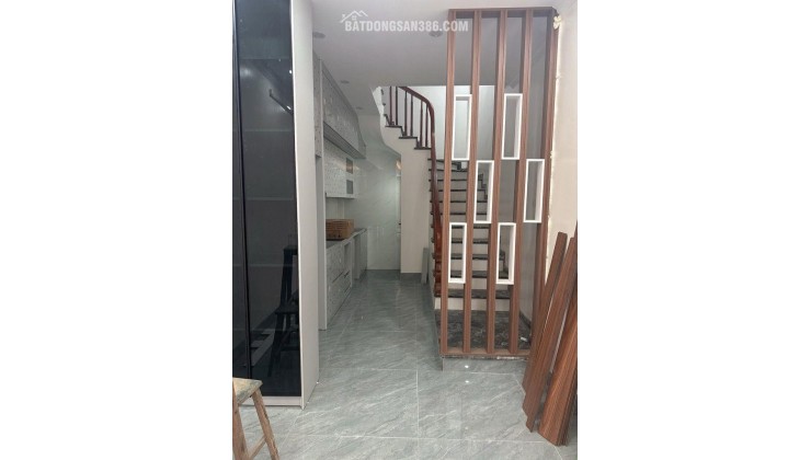 BÁN NHÀ - ĐỨC GIANG - VIỆT HƯNG - NHÀ 5 TẦNG DÂN XÂY MỚI TINH - THIẾT KẾ HIỆN ĐẠI  - 31M - NHỈNH 7 TỶ