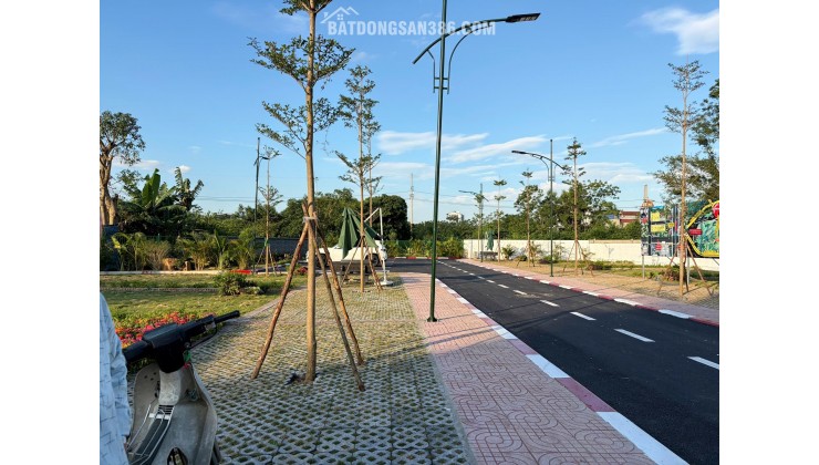Bán đất gần chợ Hòa Lạc, 35 triệu / m2, 100m2 giá cực chất