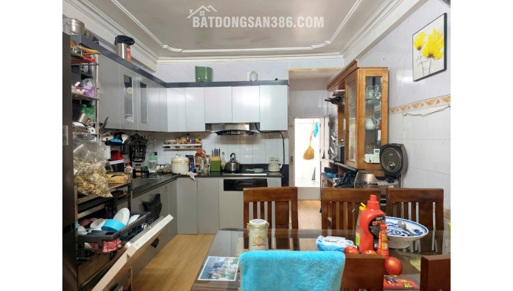 NHÀ ĐẸP NGÕ 81 PHẠM HỮU ĐIỀU – LÊ CHÂN, HẢI PHÒNG Căn nhà vị trí trung tâm, ngõ thông kinh doanh sầm uất, dân cư đông đúc