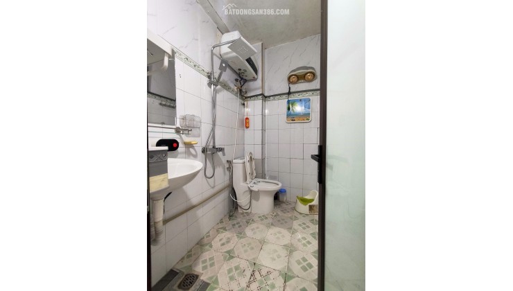 NHÀ ĐẸP NGÕ 81 PHẠM HỮU ĐIỀU – LÊ CHÂN, HẢI PHÒNG Căn nhà vị trí trung tâm, ngõ thông kinh doanh sầm uất, dân cư đông đúc