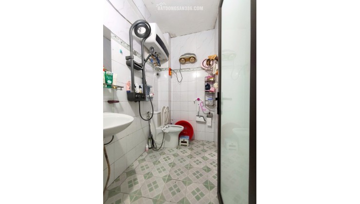 NHÀ ĐẸP NGÕ 81 PHẠM HỮU ĐIỀU – LÊ CHÂN, HẢI PHÒNG Căn nhà vị trí trung tâm, ngõ thông kinh doanh sầm uất, dân cư đông đúc