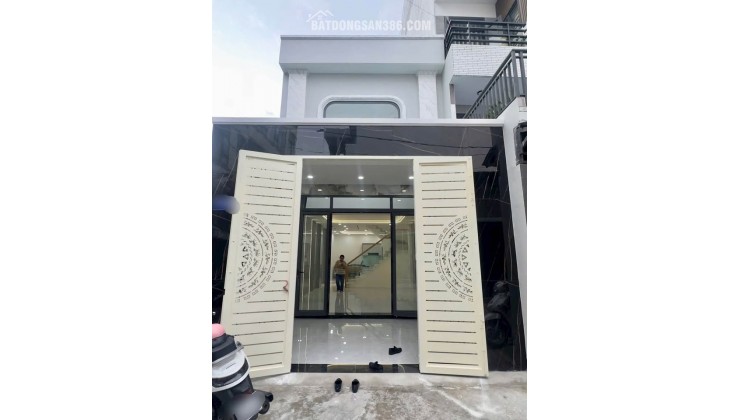 SIEU HOT  NHÀ CHUẨN  LÊ VĂN KHƯƠNG QUẬN 12
+ Dt : 4.4m x 15m 63m2
+ Kc : 3 tầng 3pn
+ Giá : 7 Tỷ