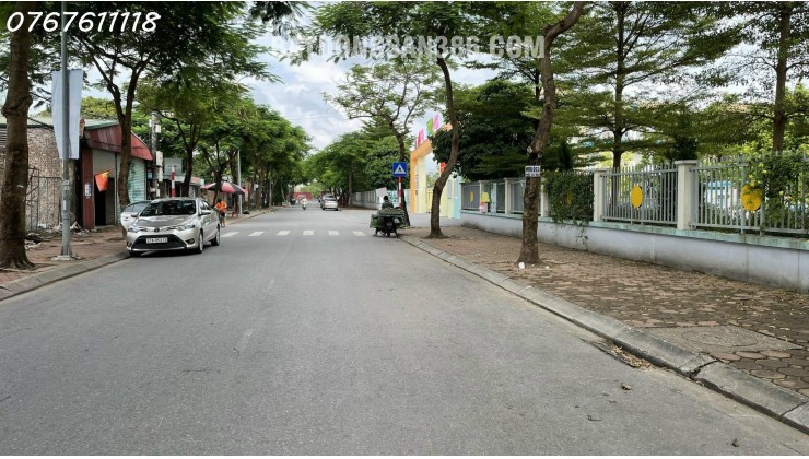 Bán nhà Thạch Bàn Cổ Linh,đường container tránh,vỉa hè,view trường học,150m,MT6m,180tr