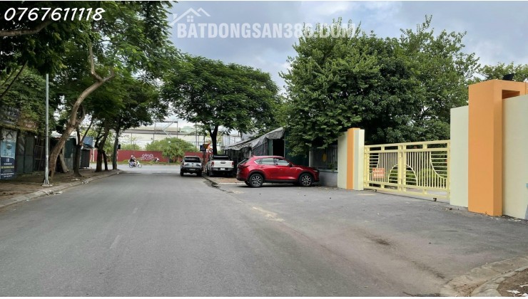 Bán nhà Thạch Bàn Cổ Linh,đường container tránh,vỉa hè,view trường học,150m,MT6m,180tr