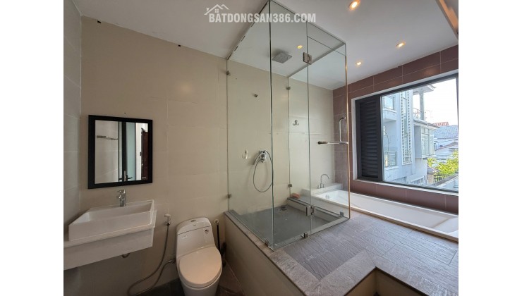Nhà 9x17,5m 3 lầu Nguyễn Văn Quỳ Phường Phú Thuận Quận 7. giá 19 tỷ