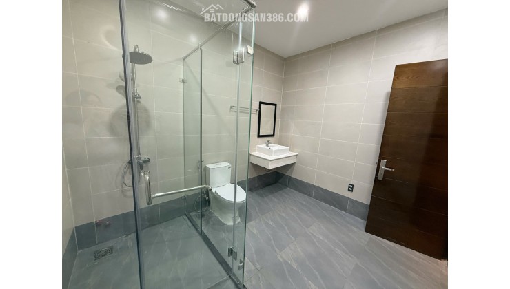 Nhà 9x17,5m 3 lầu Nguyễn Văn Quỳ Phường Phú Thuận Quận 7. giá 19 tỷ