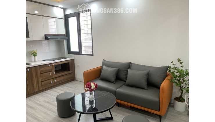 Cho thuê căn hộ 2 ngủ 1 khách full đồ ở Võng Thị- Hồ Tây