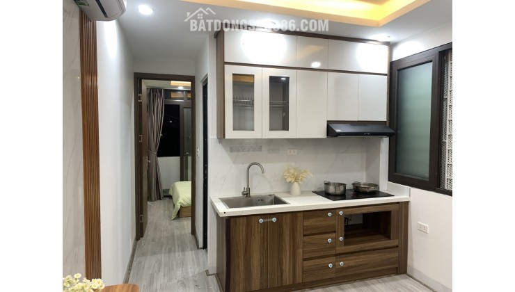 Cho thuê căn hộ 2 ngủ 1 khách full đồ ở Võng Thị- Hồ Tây