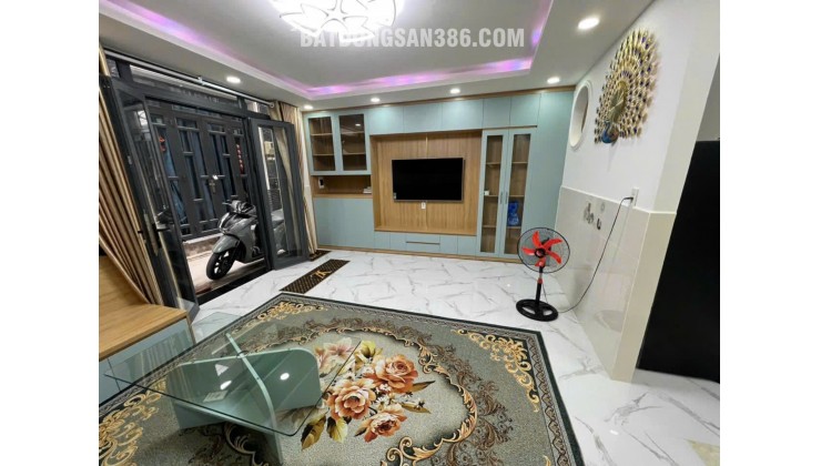 Bán gấp nhà 2 tầng 46m2, 2PN, 3WC, sổ hồng riêng, đường Chuyên Dùng Chính, Q.7 - 3.5 tỷ