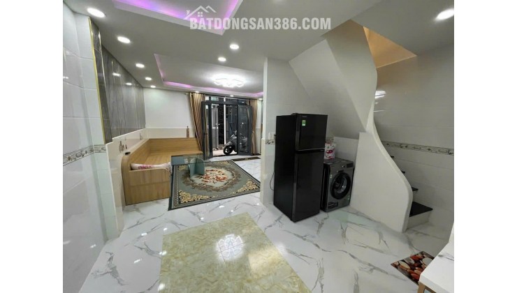 Bán gấp nhà 2 tầng 46m2, 2PN, 3WC, sổ hồng riêng, đường Chuyên Dùng Chính, Q.7 - 3.5 tỷ