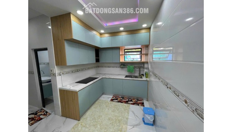 Bán gấp nhà 2 tầng 46m2, 2PN, 3WC, sổ hồng riêng, đường Chuyên Dùng Chính, Q.7 - 3.5 tỷ