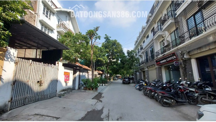 Gia Đình Tôi Cần Bán Gấp BT 131m2 tại BT Lô 01 KĐT Nam Thắng Giá Rẻ ( hàng kín )