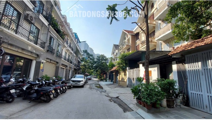 Gia Đình Tôi Cần Bán Gấp BT 131m2 tại BT Lô 01 KĐT Nam Thắng Giá Rẻ ( hàng kín )